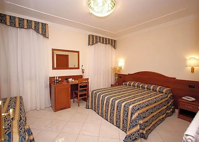 Gust House Galaxy Hotel Rom