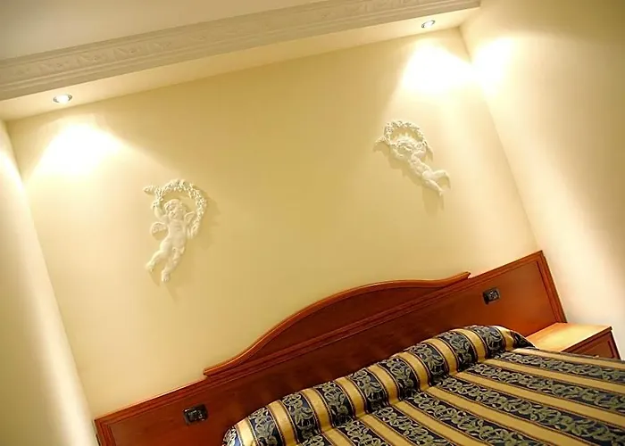 Gust House Galaxy Hotel